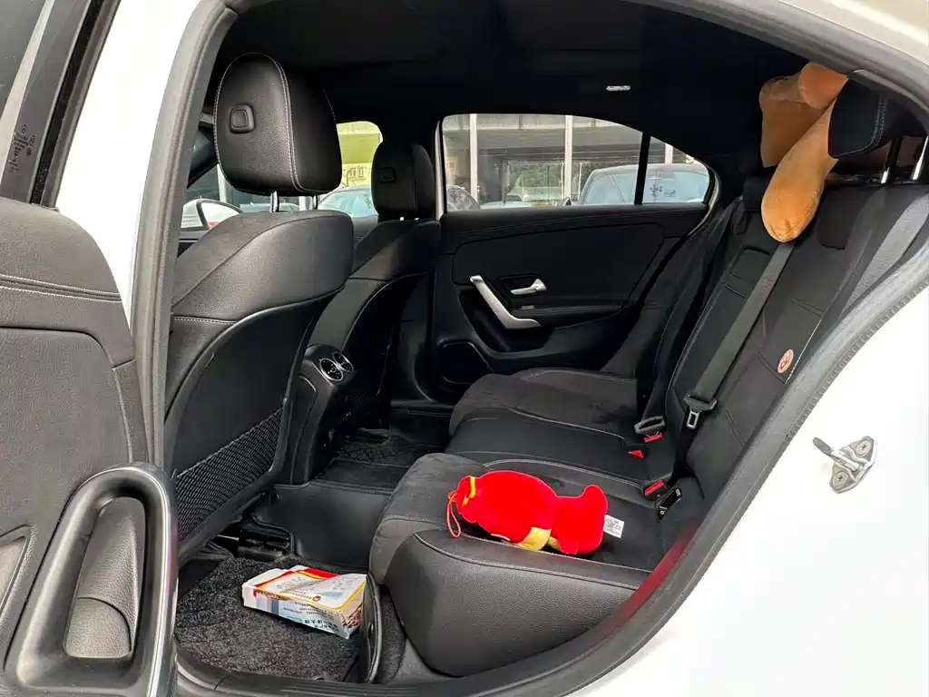 Mercedes-Benz A-Class 2023 — фото 4