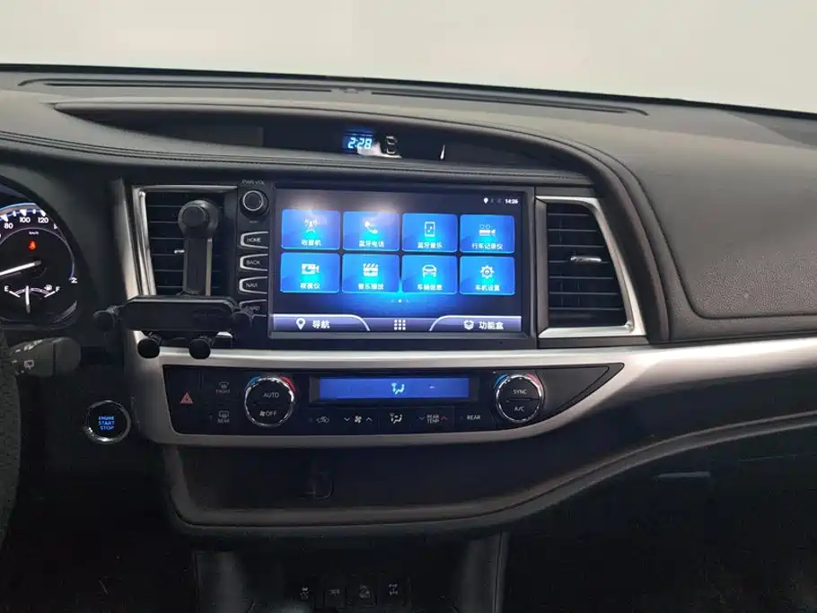 Toyota Highlander 2020 — фото 13