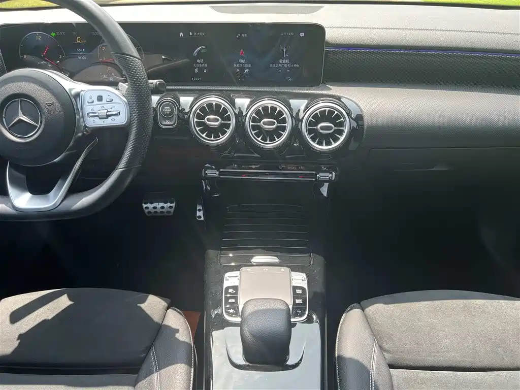 Mercedes-Benz A-Class 2019 — фото 15