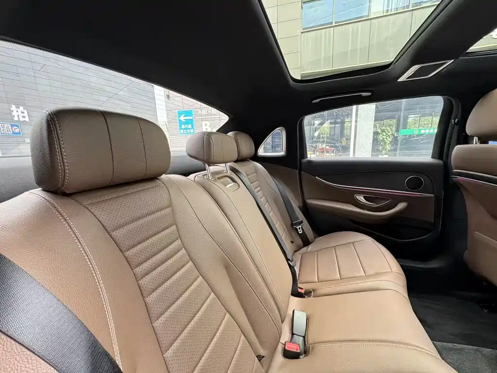Mercedes-Benz E-Class 2023 — фото 30