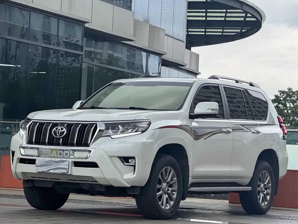 Toyota Prado 2018 — фото 1