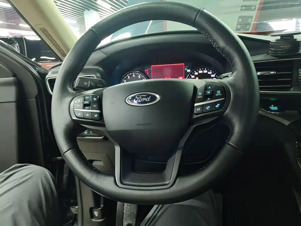 Ford Explorer 2021 — фото 11
