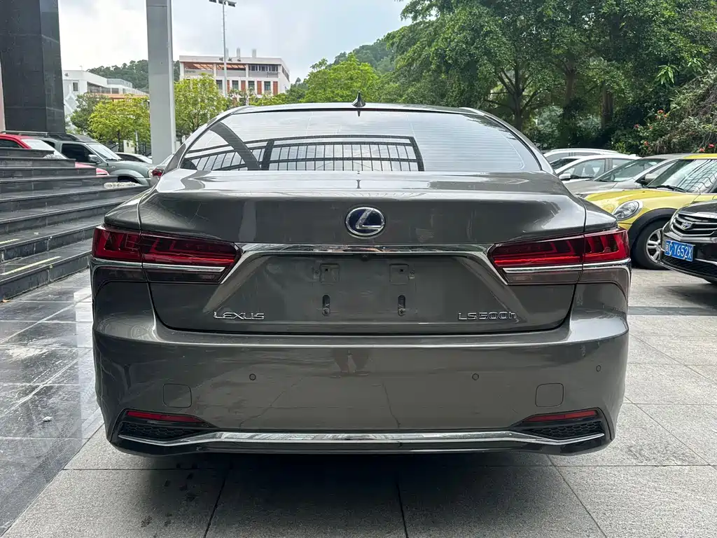 Lexus LS 2019 — фото 8