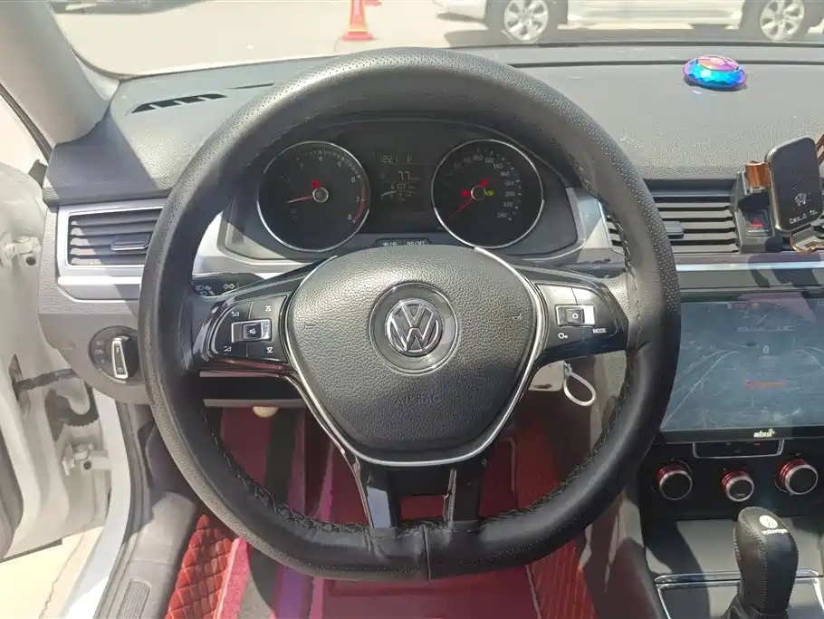 Volkswagen Bora 2017 — фото 15
