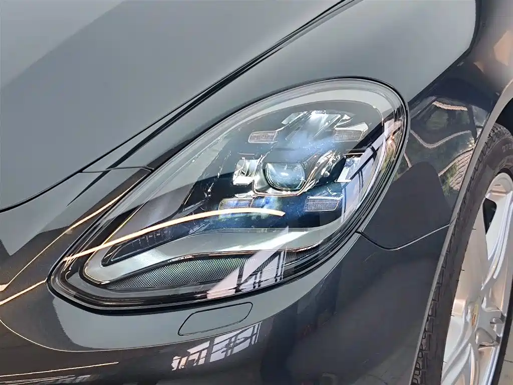 Porsche Panamera 2018 — фото 11