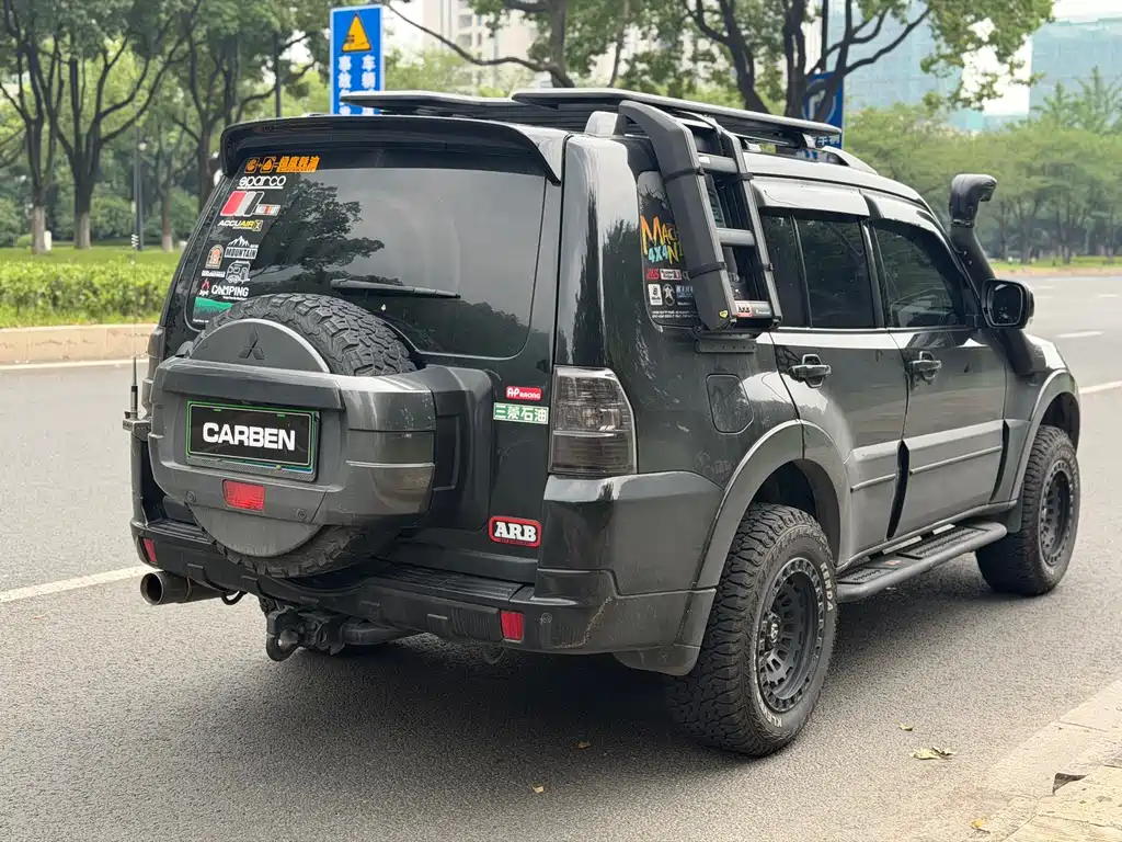 Mitsubishi Pajero 2016