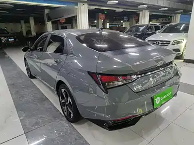 Hyundai Elantra 2022