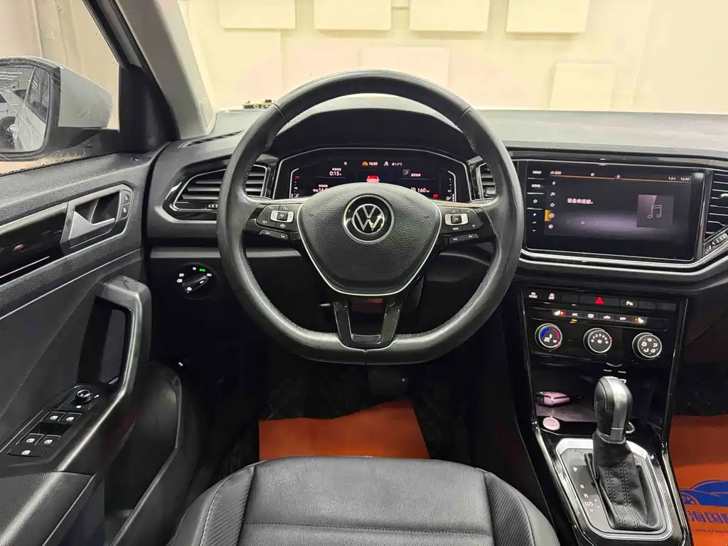 Volkswagen T-Roc 2022 — фото 16