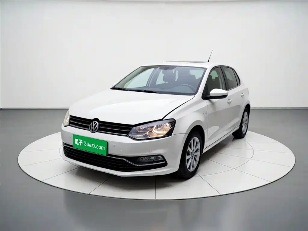 Volkswagen Polo 2015 — фото 1