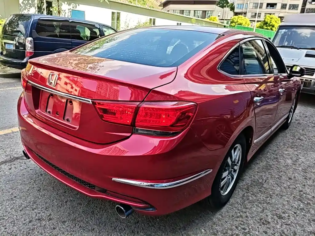 Honda Spirior 2015 — фото 7