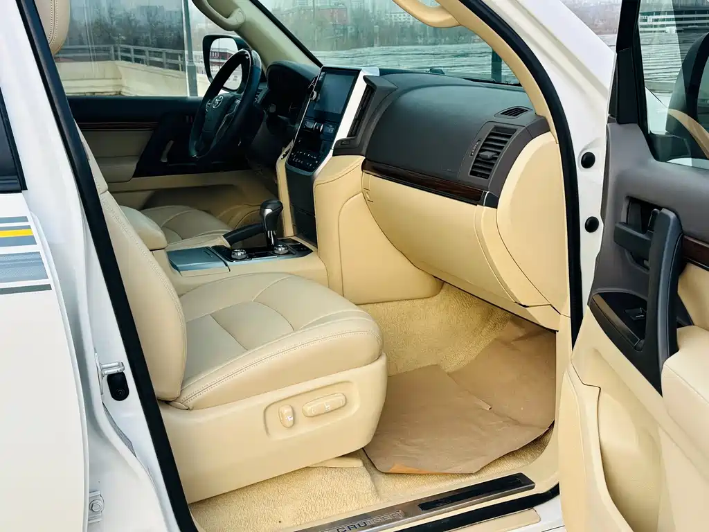 Toyota Land Cruiser 2018 — фото 26