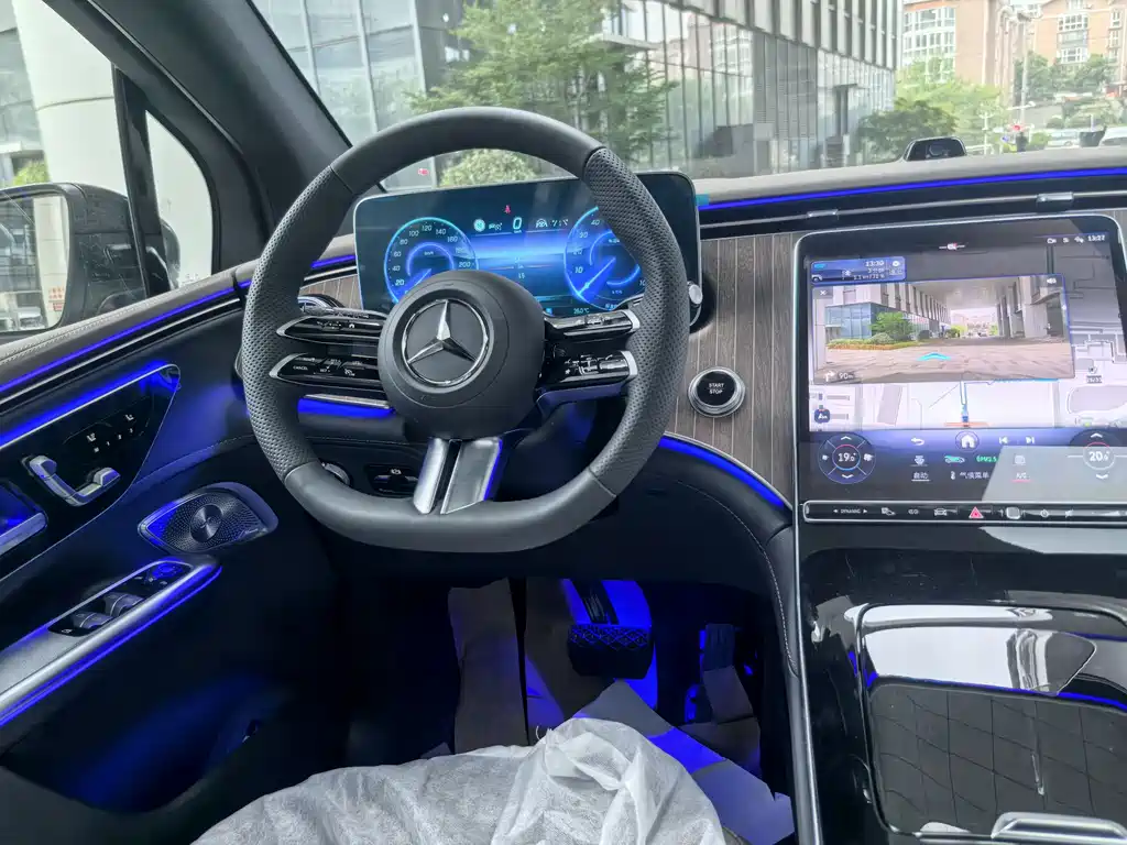Mercedes-Benz EQE SUV 2025 — фото 18