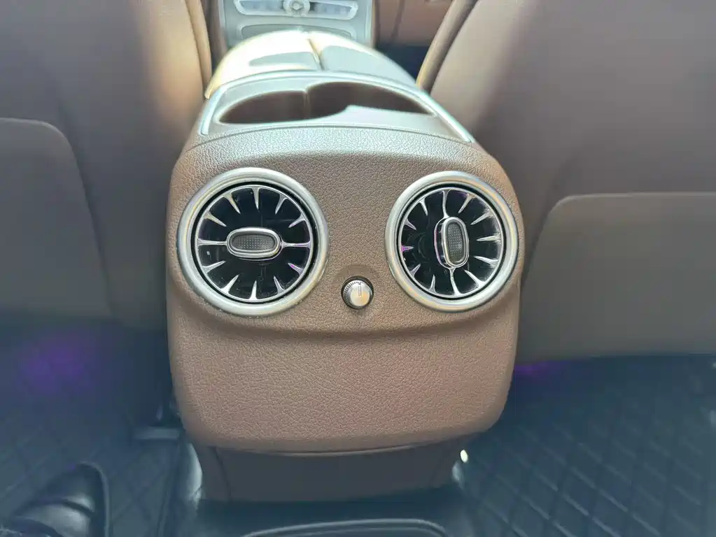 Mercedes-Benz E-Class 2019 — фото 15