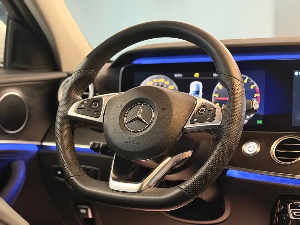 Mercedes-Benz E-Class 2017 — фото 10