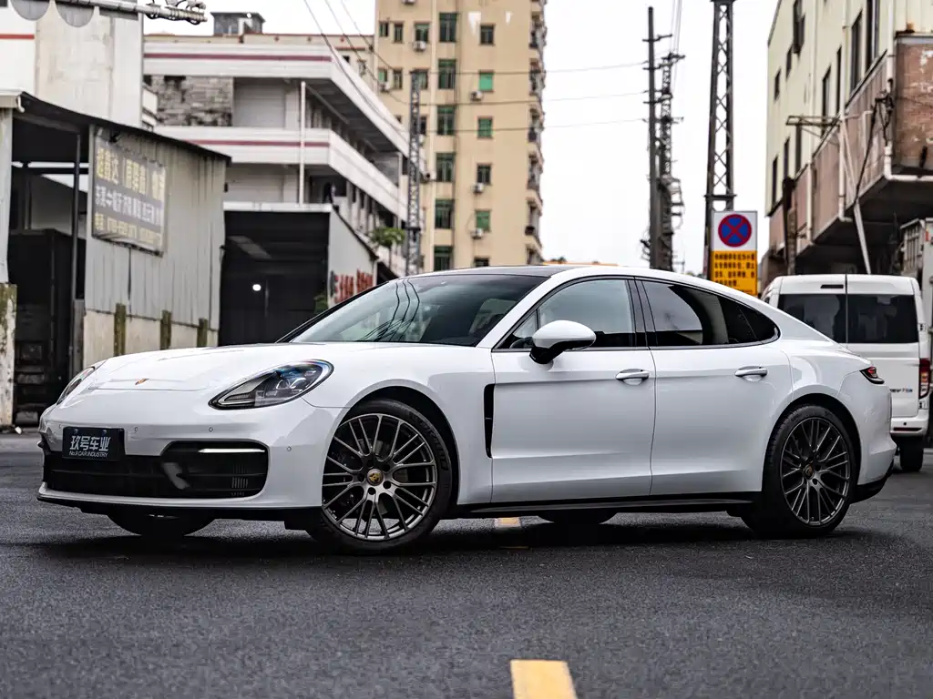 Porsche Panamera 2024