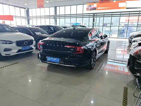 Volvo S90 2024