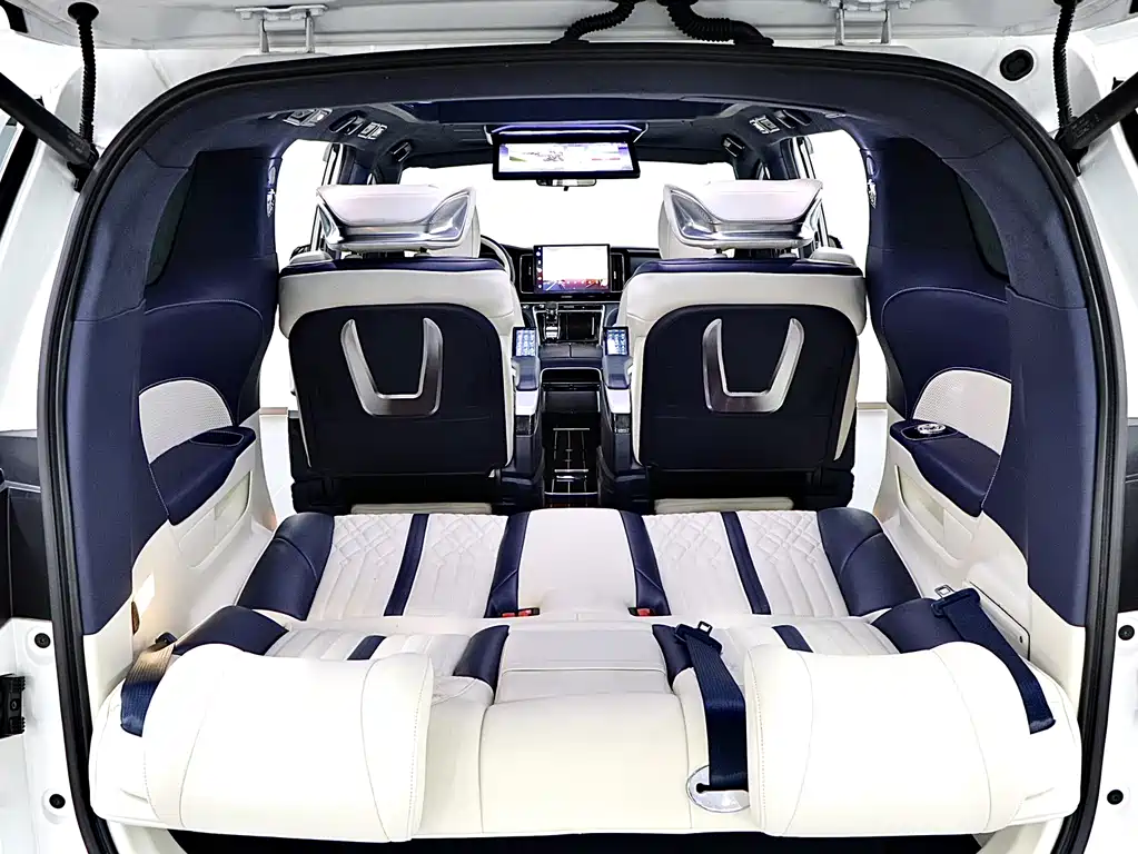 GAC Motor Trumpchi M8 2021 — фото 19