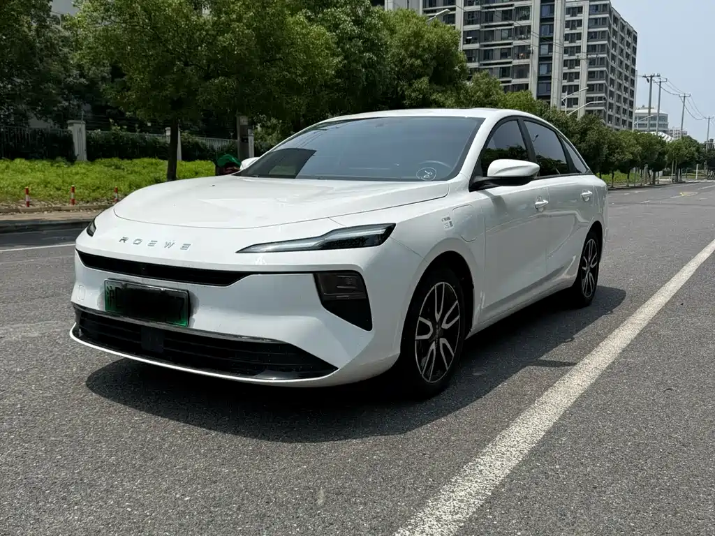 Roewe D6 2025