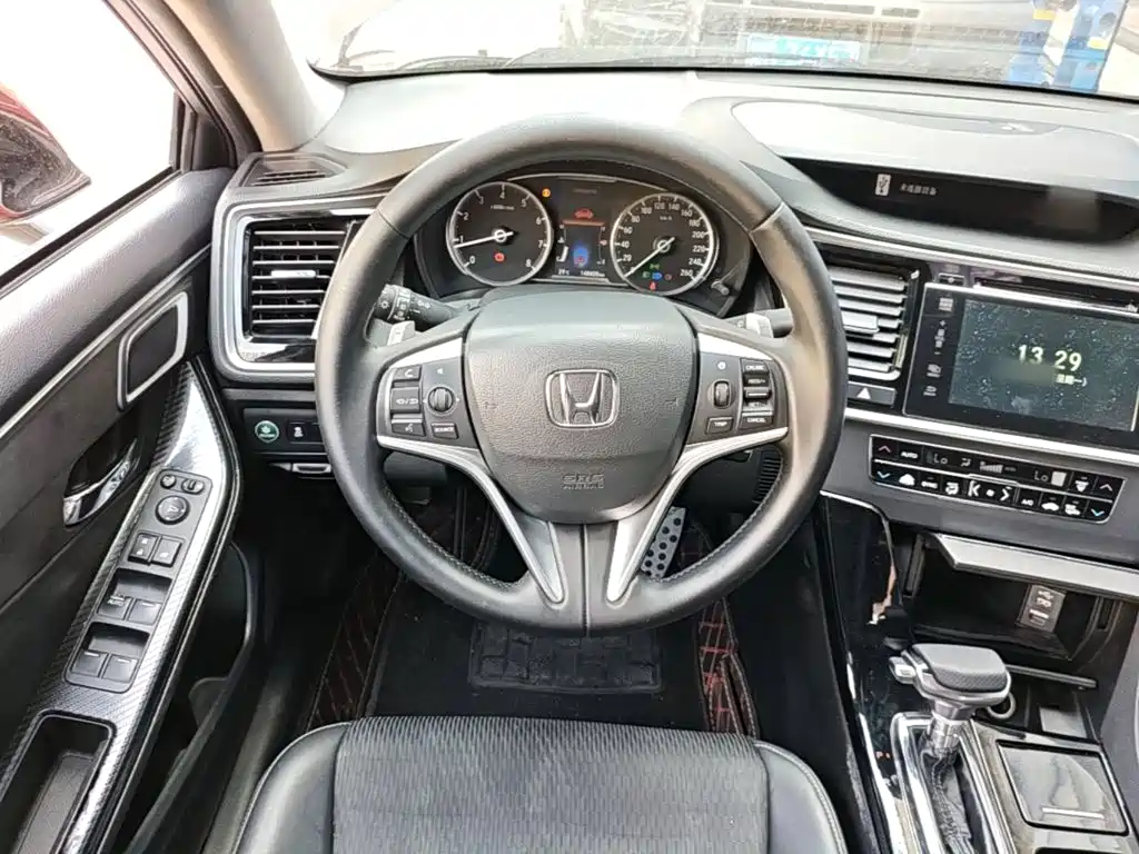 Honda Spirior 2015 — фото 11
