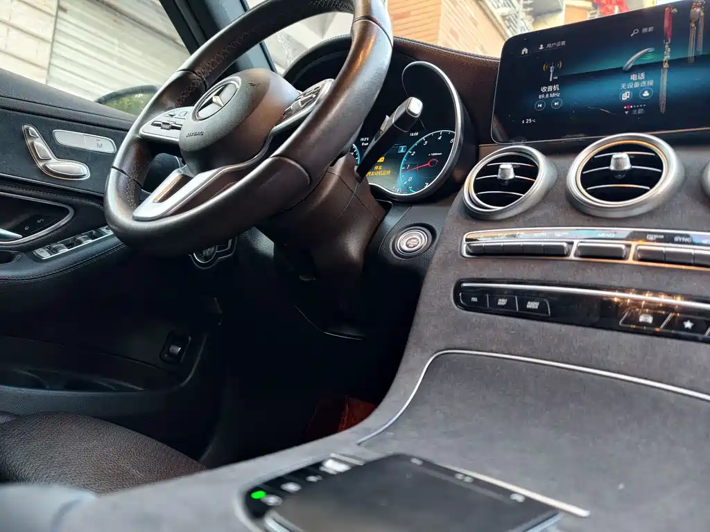 Mercedes-Benz GLC 2020 — фото 17