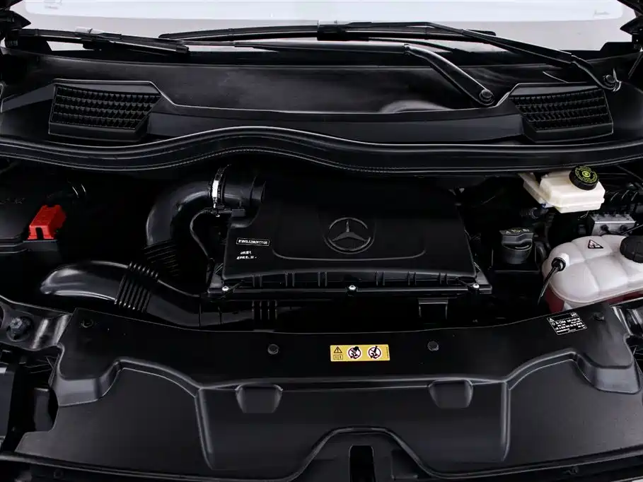 Mercedes-Benz V-Class 2023 — фото 18