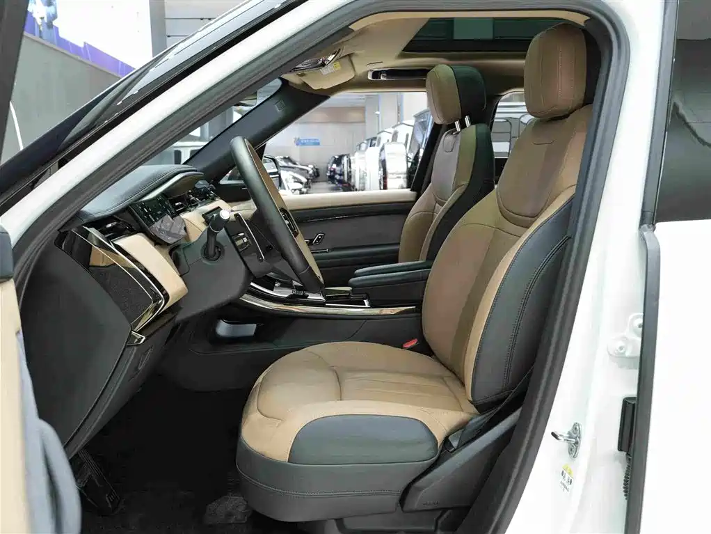Land Rover Range Rover Sport 2024 — фото 11