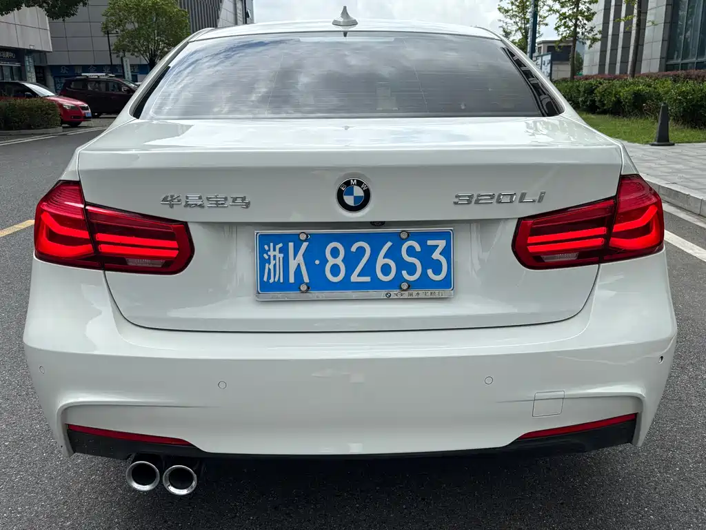 BMW 3 Series 2019 — фото 15