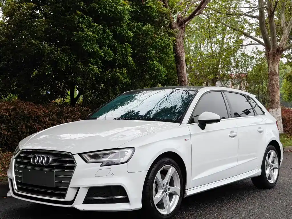 Audi A3 2020 — фото 1