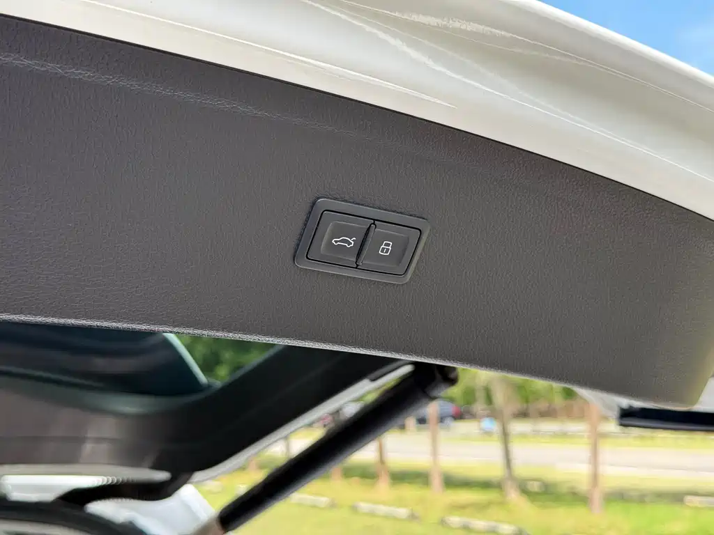 Audi Q5L 2022 — фото 18
