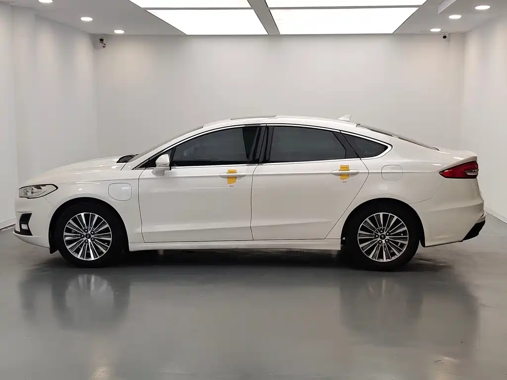 Ford Mondeo New Energy 2020 — фото 7