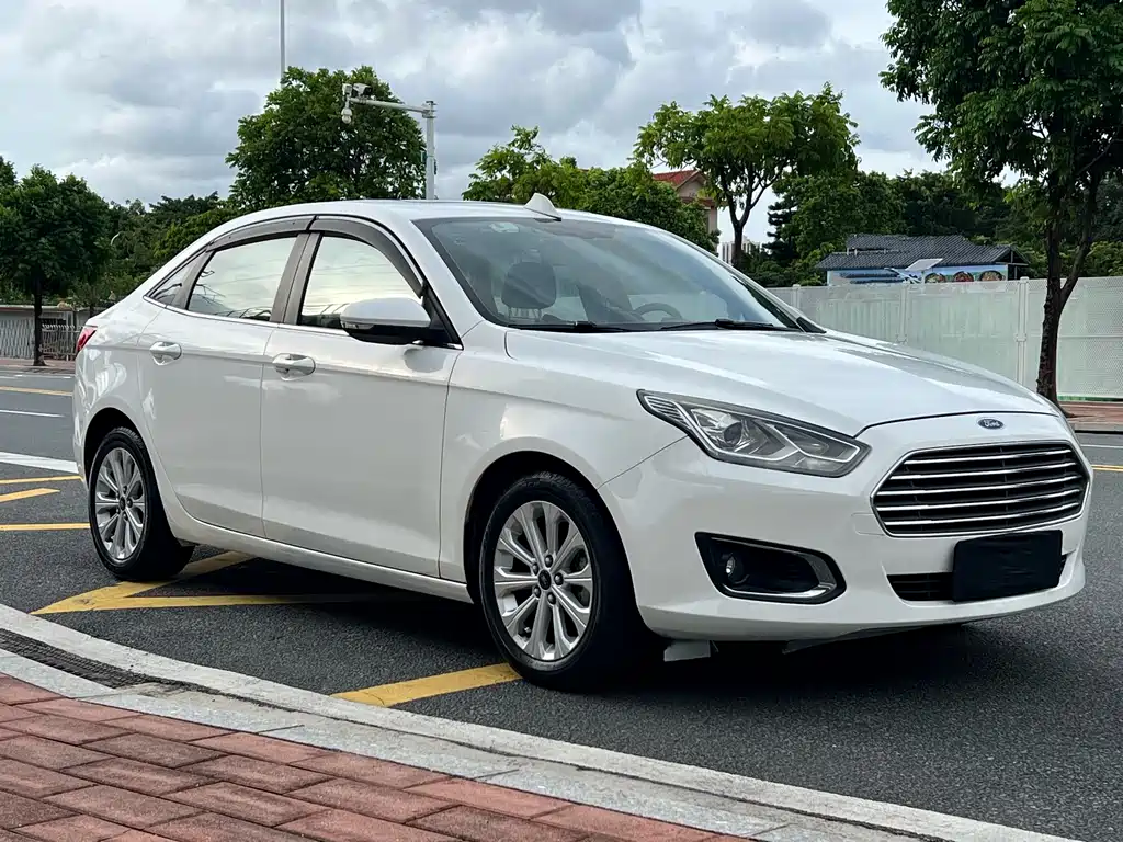 Ford Escort 2015