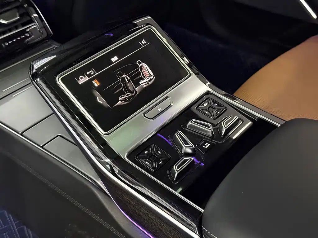 Audi A8 2022 — фото 11