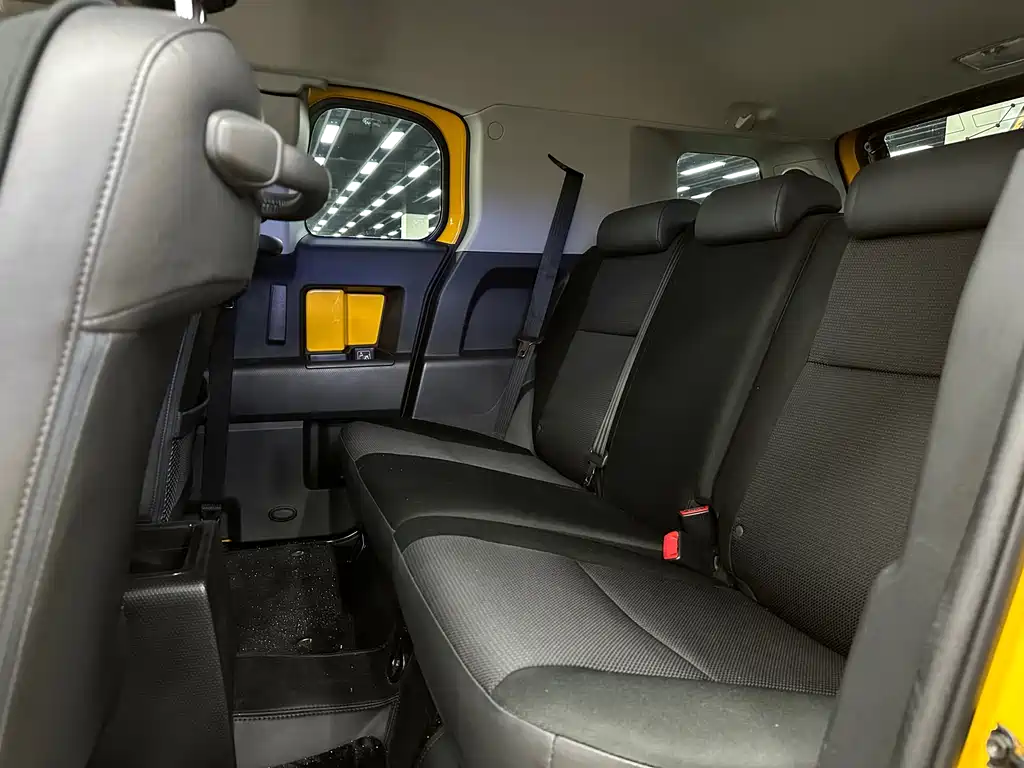 Toyota FJ Cruiser 2019 — фото 11