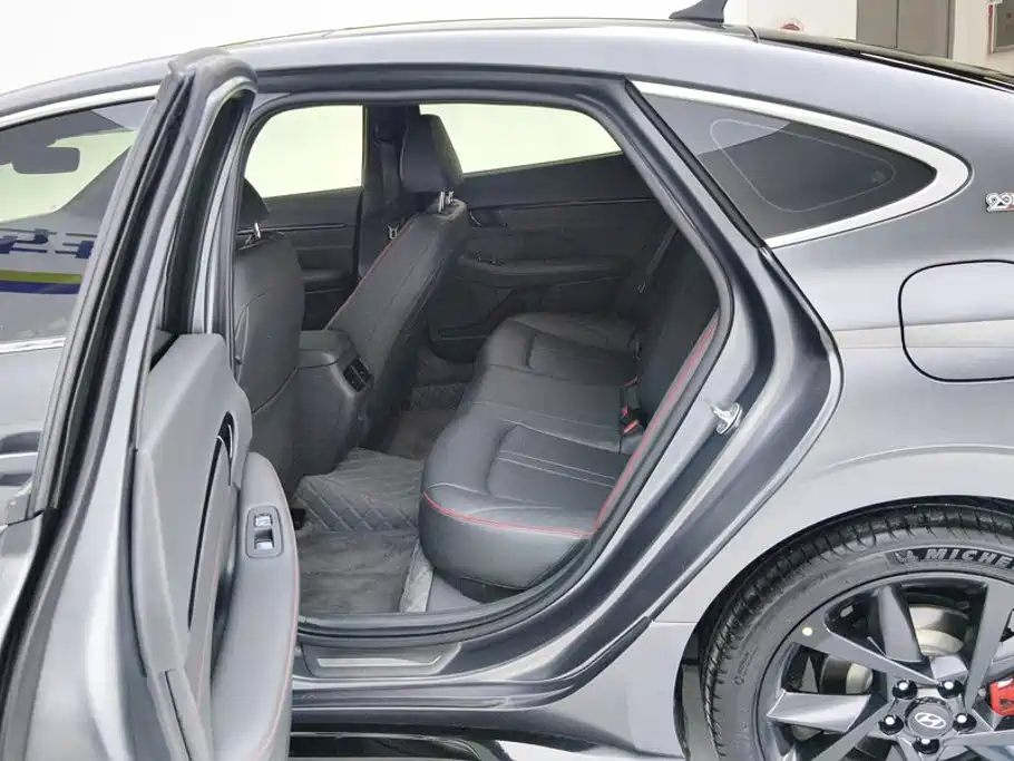 Hyundai Sonata 2022 — фото 11