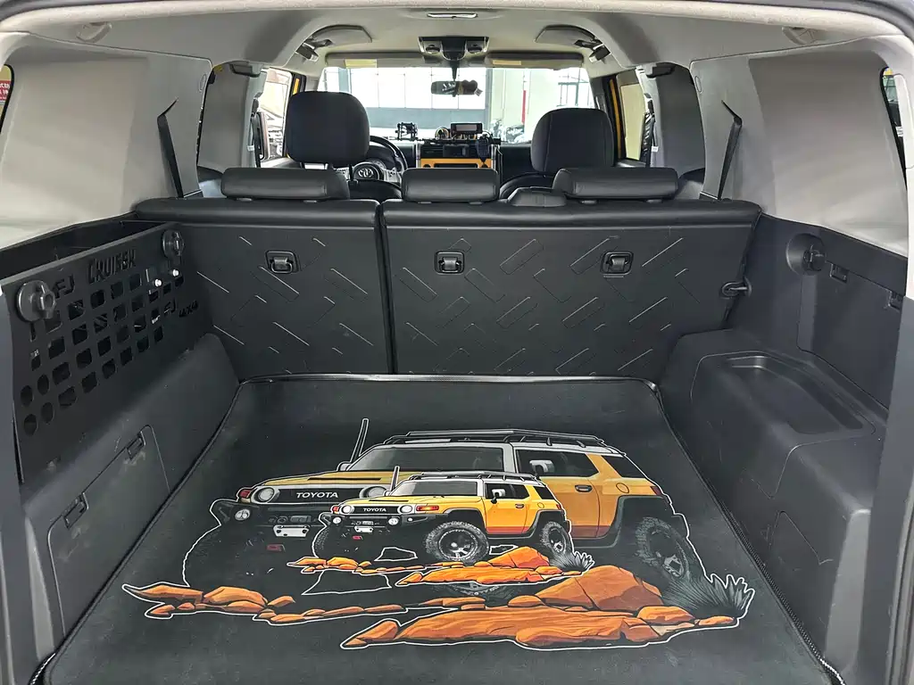 Toyota FJ Cruiser 2019 — фото 12