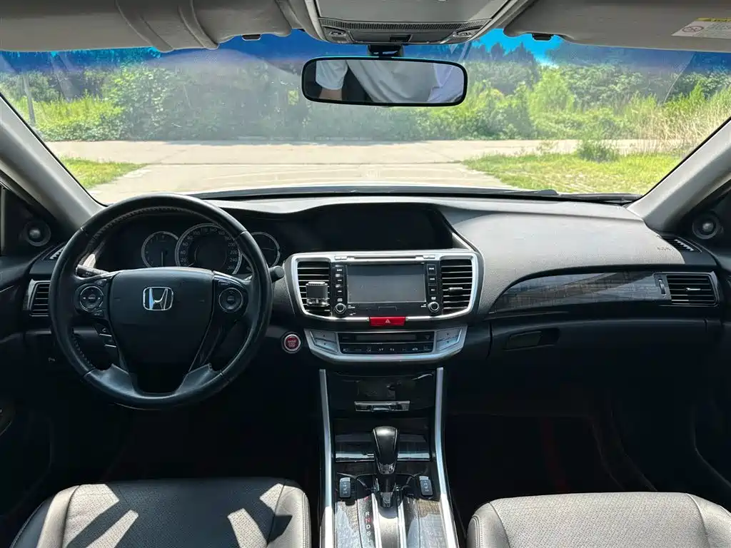 Honda Accord 2014 — фото 10