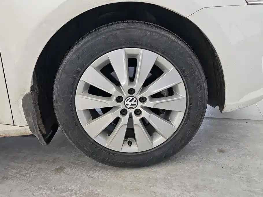 Volkswagen Lavida 2014