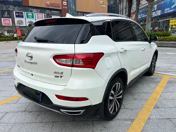 GAC Trumpchi GS4 2015