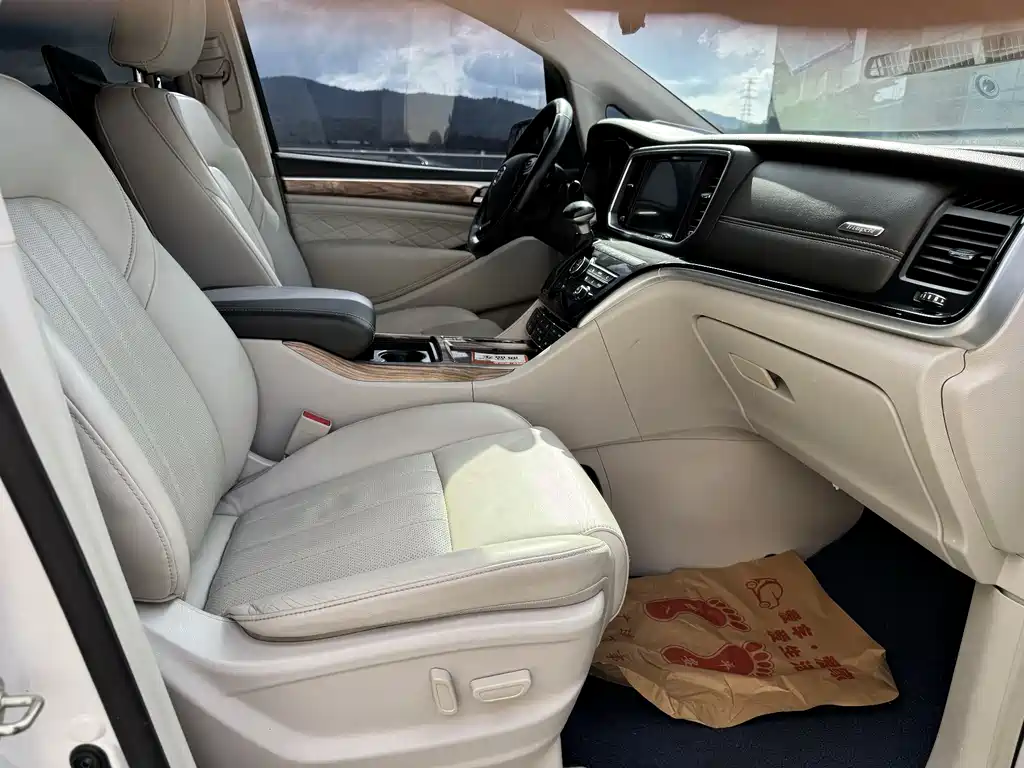 GAC Motor Trumpchi M8 2018 — фото 26
