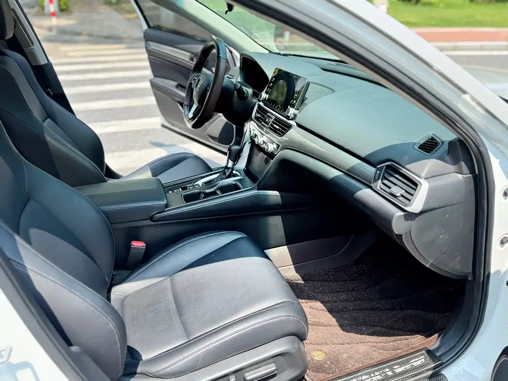Honda Accord 2021 — фото 10