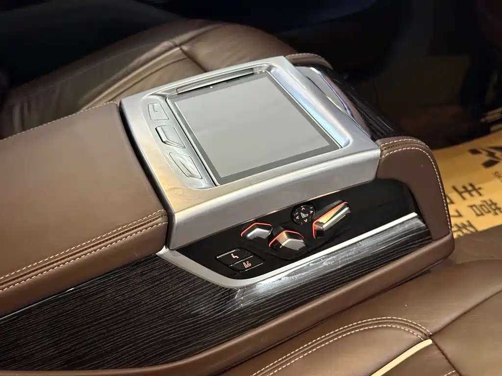 BMW 7 Series 2019 — фото 11