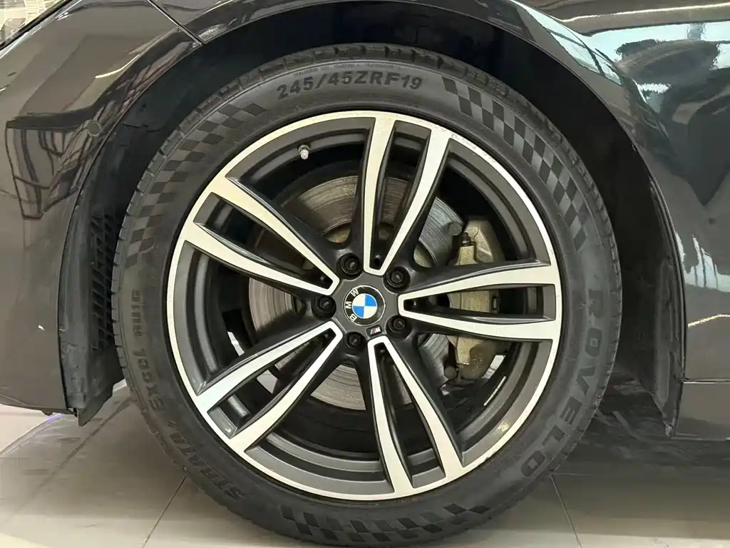 BMW 7 Series 2019 — фото 18