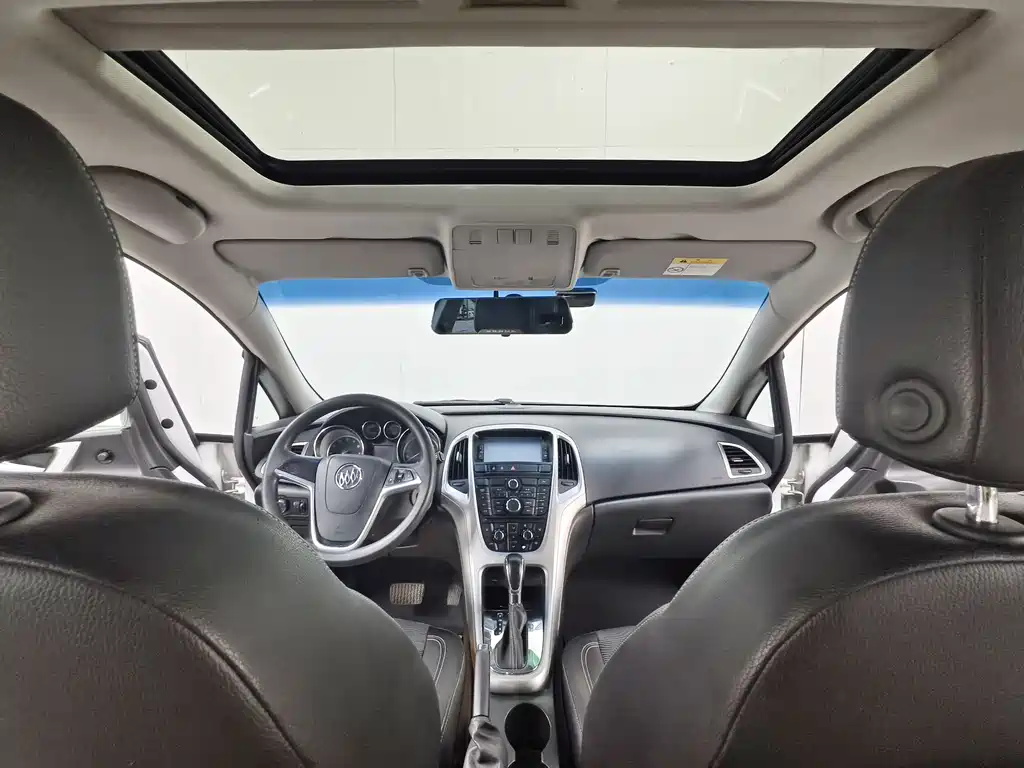 Buick Excelle 2014 — фото 10