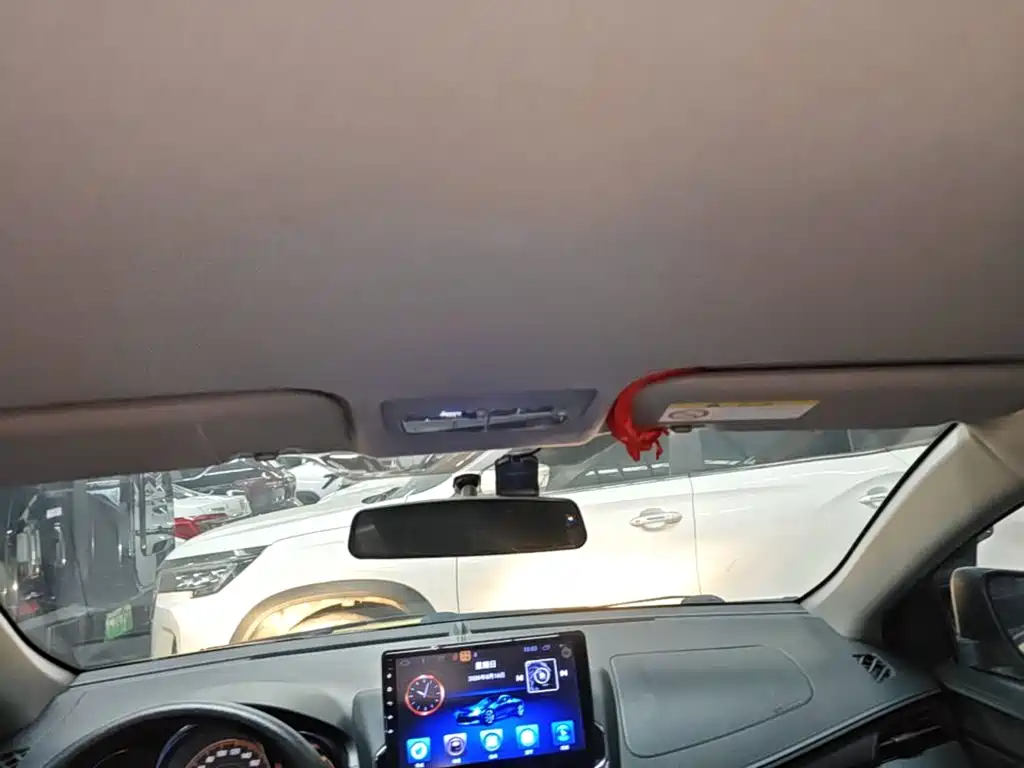 Toyota Yaris L 2020 — фото 18