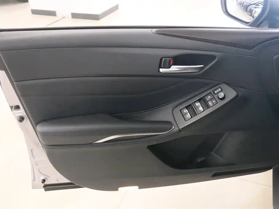 Toyota Avalon 2020 — фото 11