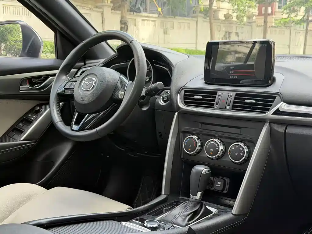 Mazda CX-4 2016 — фото 16