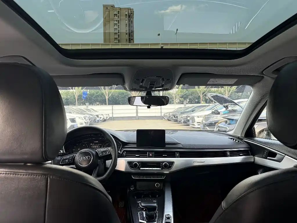 Audi A4L 2018