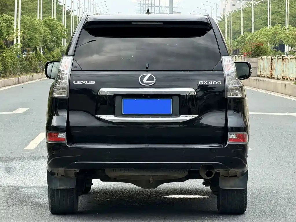Lexus GX 2017 — фото 8