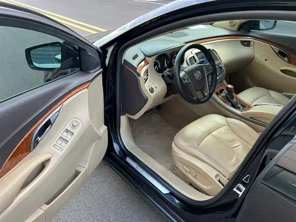 Buick LaCrosse 2012