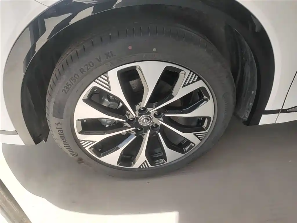 Changan CS75 PLUS 2025 — фото 23